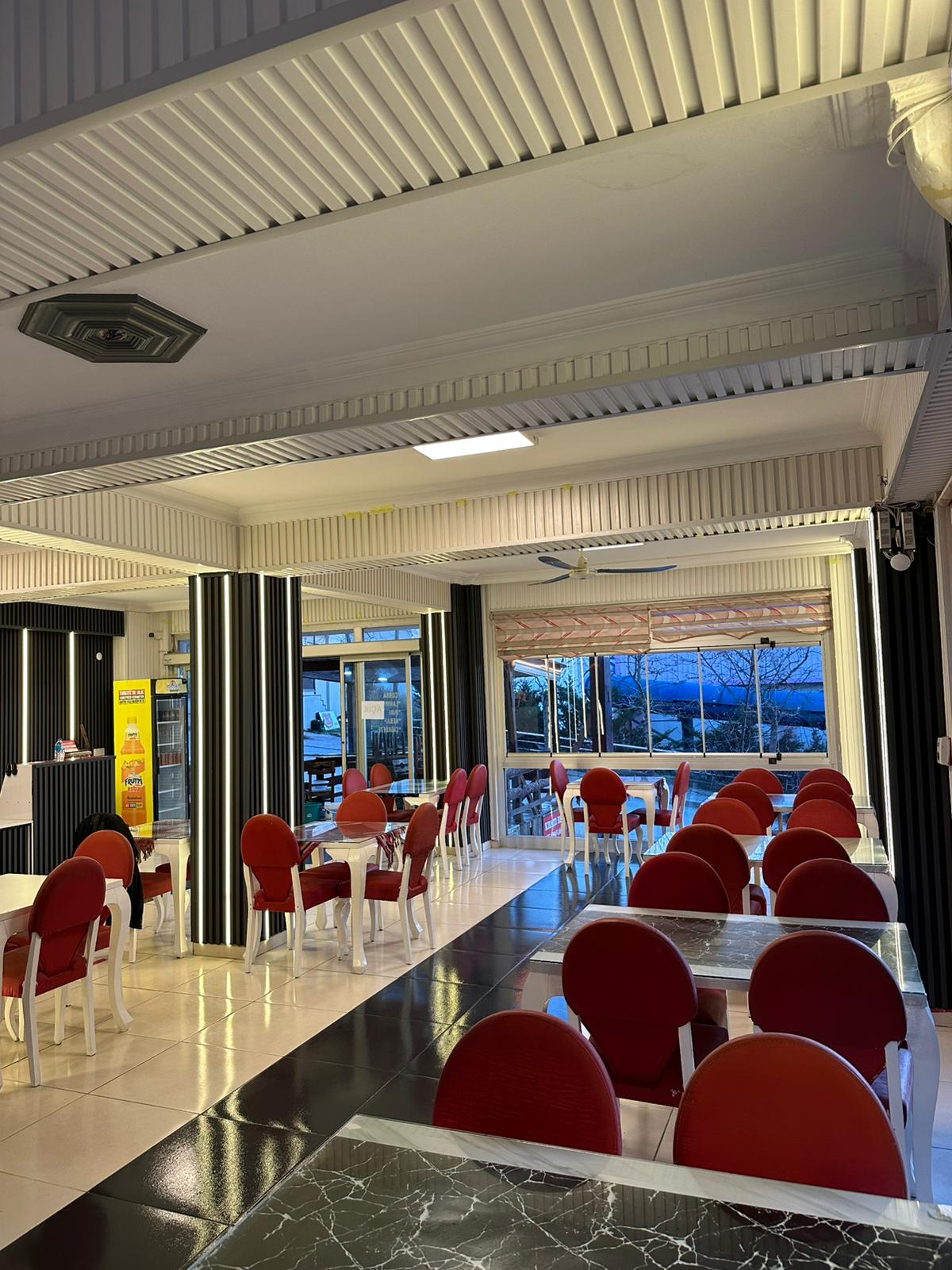 Kırmızı Beyaz Pide Kebap 